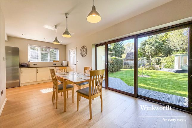 16, Parley Close, Ferndown photo 3