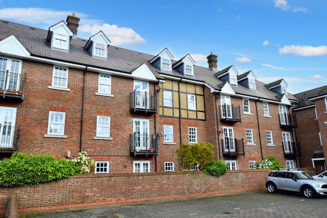 Thumbnail Flat to rent in Chime Square, St Albans