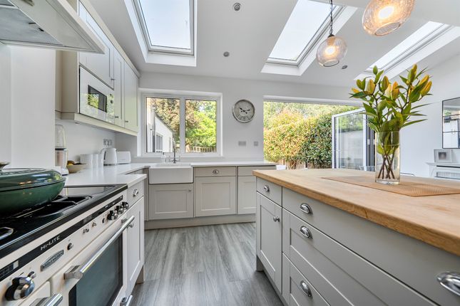21, Conway Gardens, Enfield photo 4