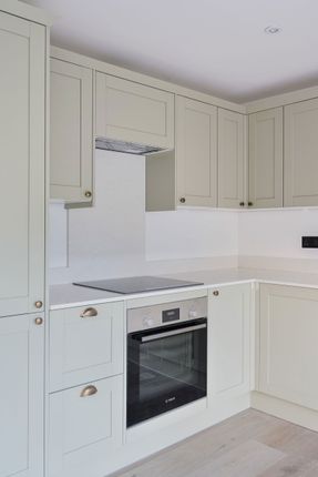 24, Rowplatt Lane, East Grinstead photo 5
