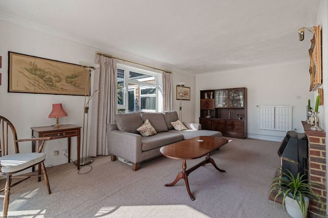 105, Woodlands Road, Leatherhead photo 2
