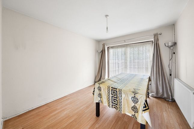 17, Godfrey Avenue, Northolt photo 4
