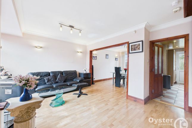 4-bed house on 75 Taunton Way, Stanmore, £649,950