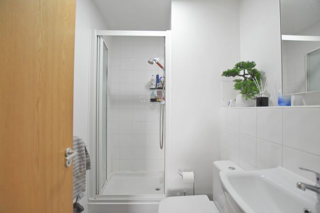 Flat for sale in Monarch Way, Ilford