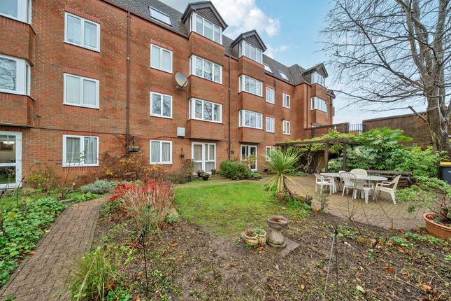 Flat 46, Lutyens Lodge, 523, Uxbridge Road, Pinner photo 4