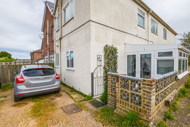 Flat 2, 17 Station Road, Polegate photo 2