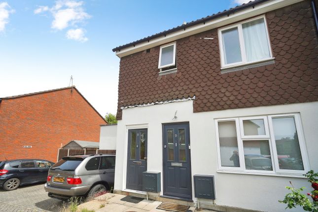 8, Celandine Drive, London photo 4