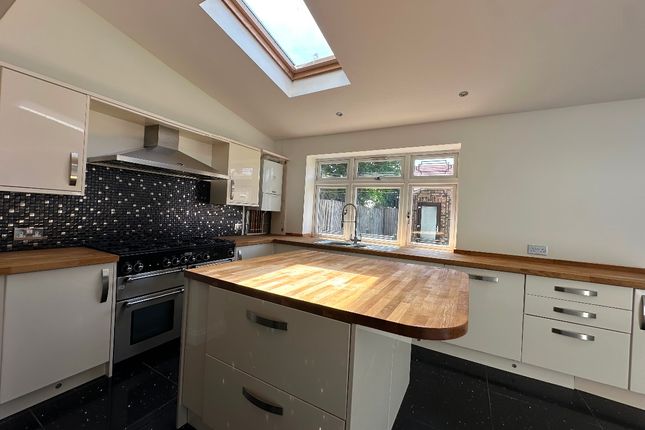 11 Conrad Road, Stanford-le-Hope photo 4
