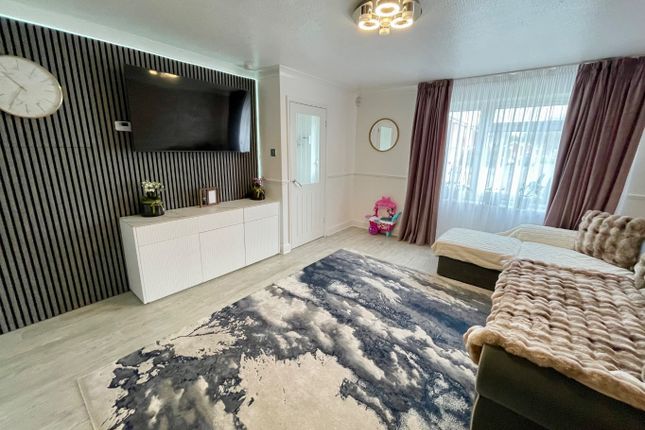42, Bembridge Gardens, Luton photo 4
