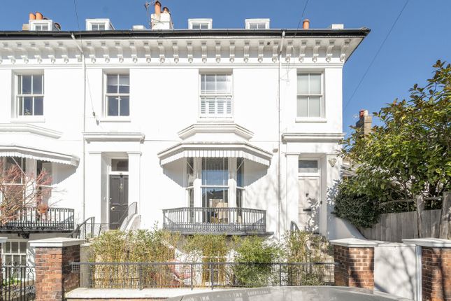 2-bed flat on 7A, Russell Crescent, Brighton, £350,000