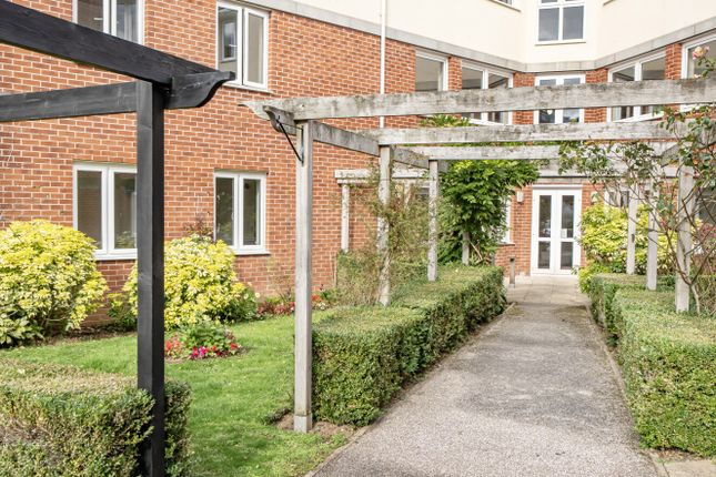 38, Cypress Court, 47, Fisher Street, Devon photo 3