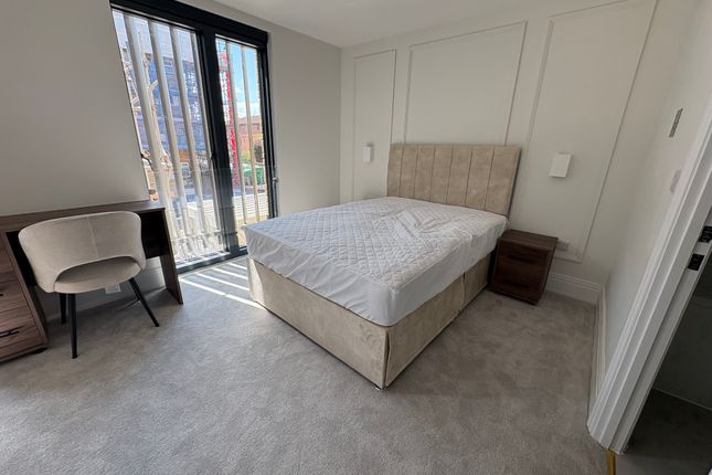 15, Bryanston Close, Southall photo 5