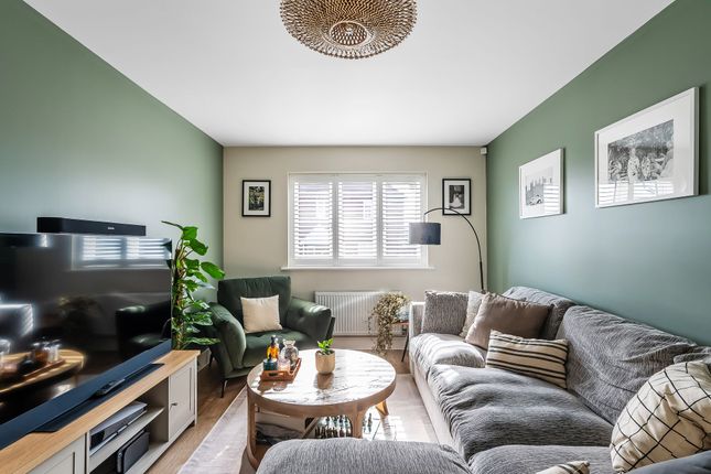 18 Homebush Green, Tonbridge photo 2