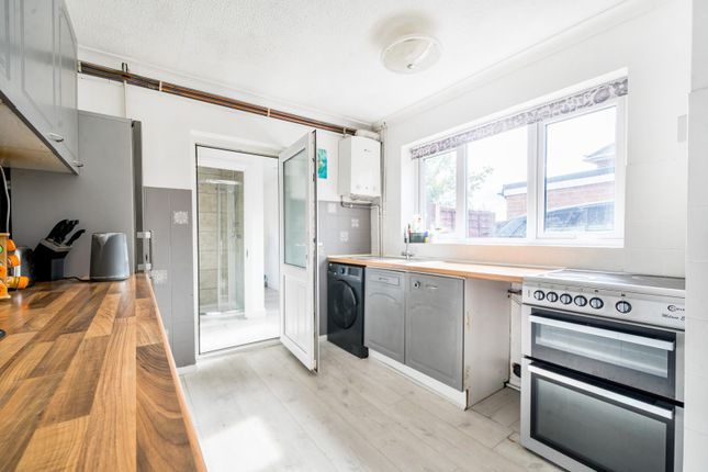 45, Tilling Crescent, High Wycombe photo 4