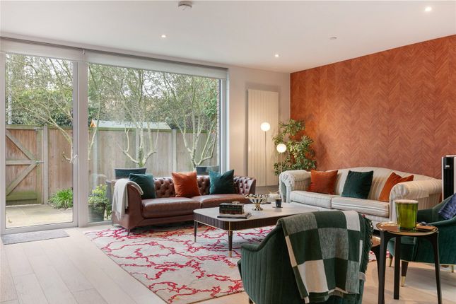 49, Starboard Way, Royal Wharf photo 4