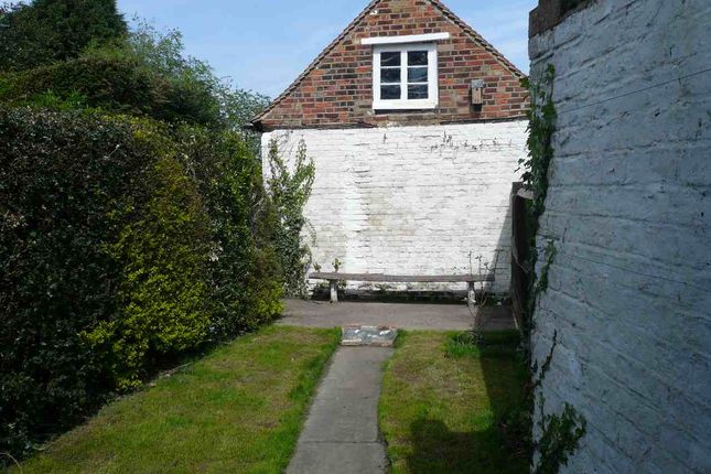 St James' Cottage 18, High Street, Bushey photo 3