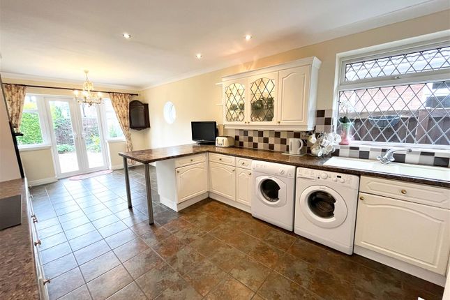 59, Clay Lane, Handforth photo 2