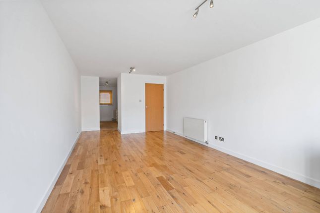 Flat 3, 3 Salamander Court, Leith, Edinburgh, EH6 7JE photo 4