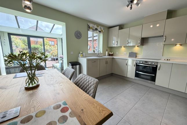20, Brampton Grange Drive, Daventry photo 3