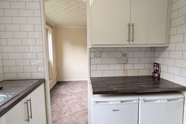 45b, Whitburn, Skelmersdale photo 4