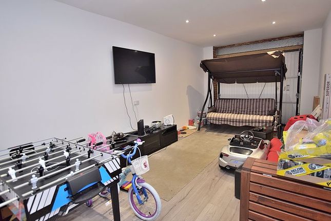4 Bed Semi Detached House For Sale In Massive Master Bedroom