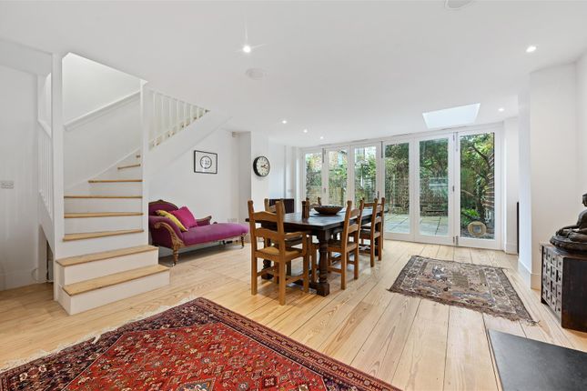 18, Westwick Gardens, London photo 3