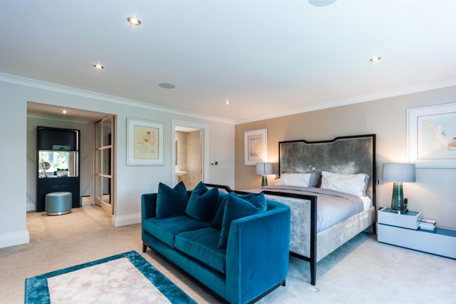 9, The Spinney, Gerrards Cross photo 2