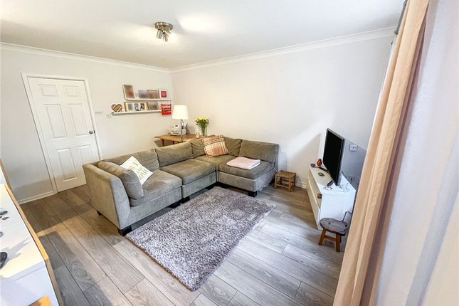 16, North Grove Court, West Yorkshire photo 4