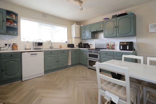 31, Brownshore Lane, Wolverhampton photo 2