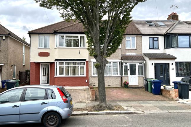 3-bed house on 110, Carr Road, Northolt, £2,300/mo