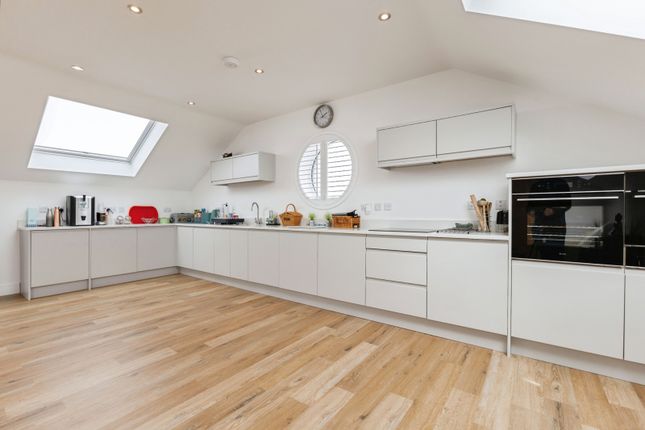 Flat 15, Granary Close,, Wymondham, Norfolk photo 4
