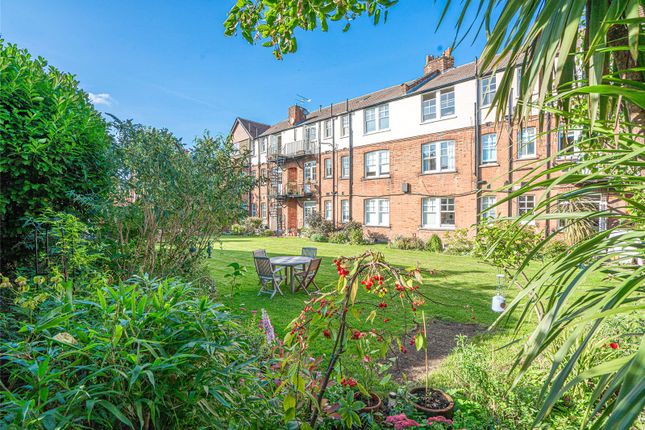 Thumbnail Flat for sale in The Gables, Fortis Green, London