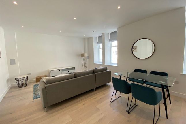 Flat to rent in Kensington, Atelier Apartments, Sinclair Road, London