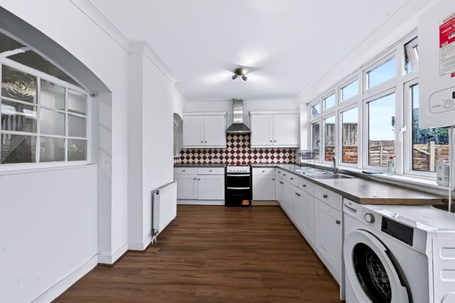 13, Berkeley Avenue, Romford photo 5