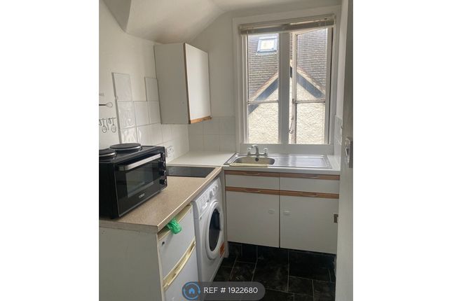 Studio to rent in Baillie Road, Guildford
