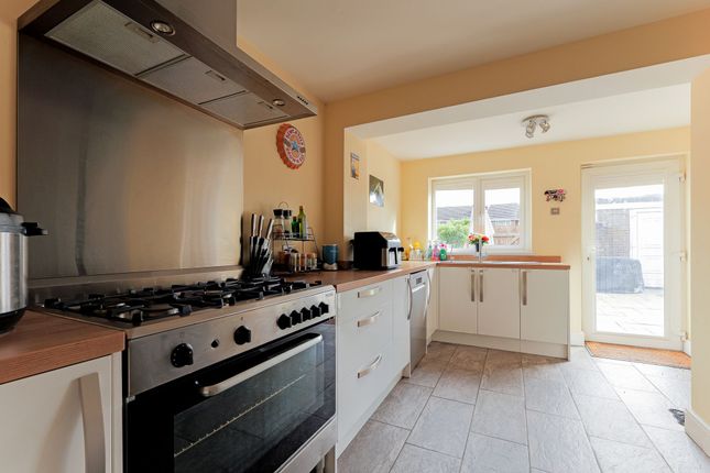28 Brookland Drive, Newcastle Upon Tyne photo 4