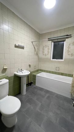 X, Herbert Road, Hornchurch photo 5