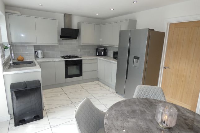 52, Brecon Road, Hirwaun photo 3