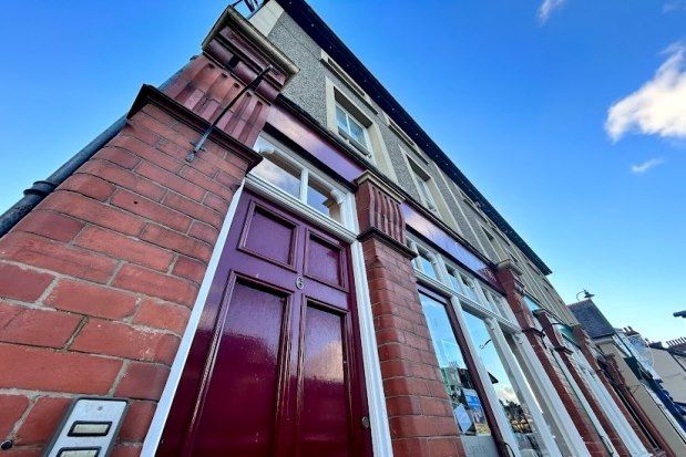 Flat to rent in 6 Bank Buildings, Penmaenmawr