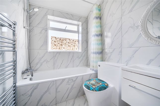 182, Conway Crescent, Greenford photo 3