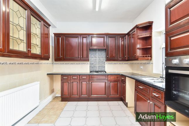 Terraced house to rent in Melbourne Avenue, Palmers Green