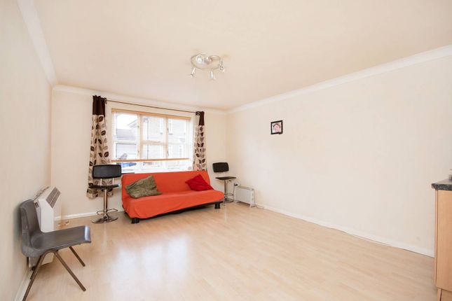 Thumbnail Flat for sale in Cadet Drive, Bermondsey, London