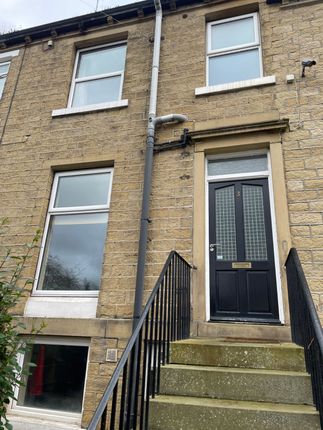3 Woodthorpe Terrace, Huddersfield photo 2