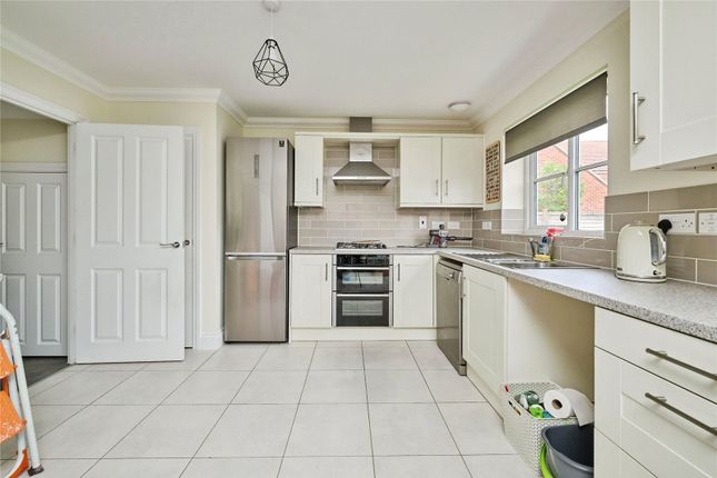 20, Tayberry Close, Cambridgeshire photo 3