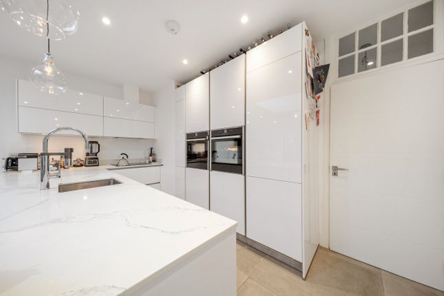 7, Torwood Road, London photo 3