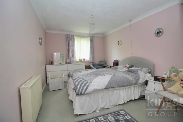 38 Silver Birch Court, Friends Avenue, Waltham Cross photo 4