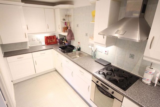 Flat for sale in Grosvenor Court, Park Avenue, Liverpool