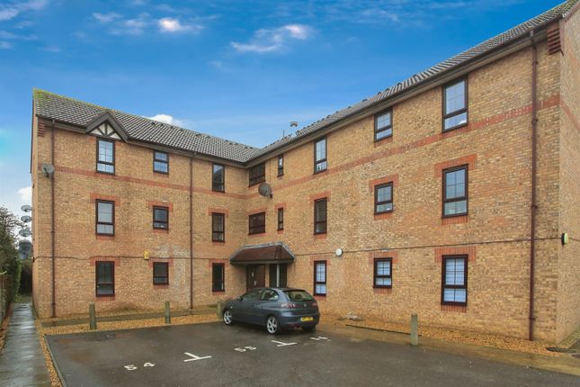 Flat for sale in Albany Walk, Peterborough