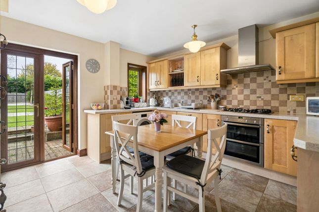 67, Chalklands, Bourne End photo 3