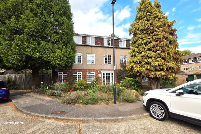 12, Canford Close, ENFIELD photo 2